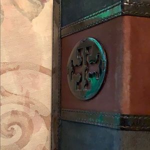 Tory Burch Bags - Tory Burch - Clutch/Wallet - EUC Tory Burch Bags - Tory Burch - Clutch/Wallet - EUC